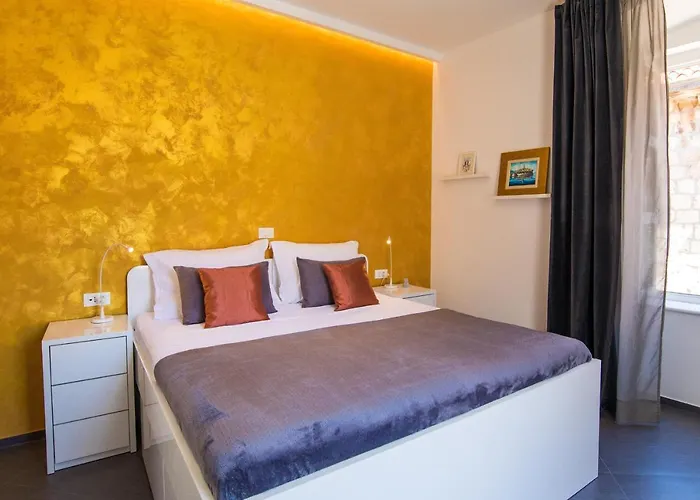 Tony's Place アパート